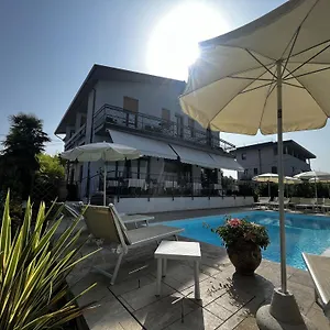 Renata Hotel