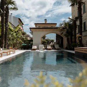 Classique Hotel