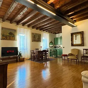 Apartment Dreaming, Lazise
