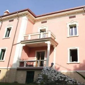 La Familia Bed & Breakfast